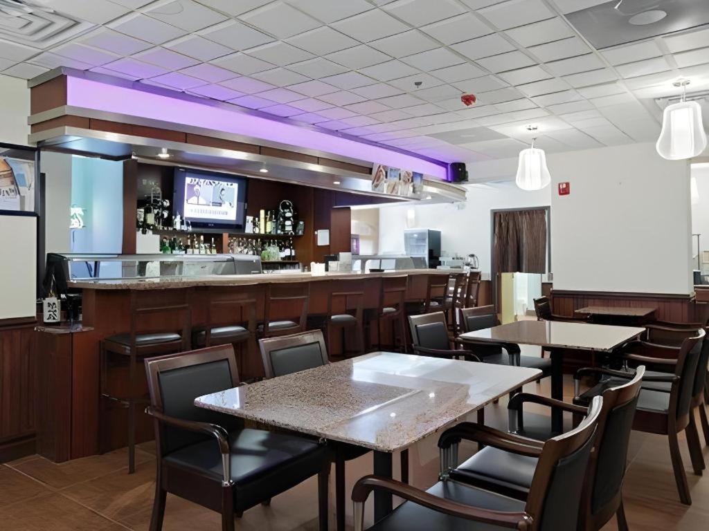 Comfort Inn & Suites Watford City Ngoại thất bức ảnh