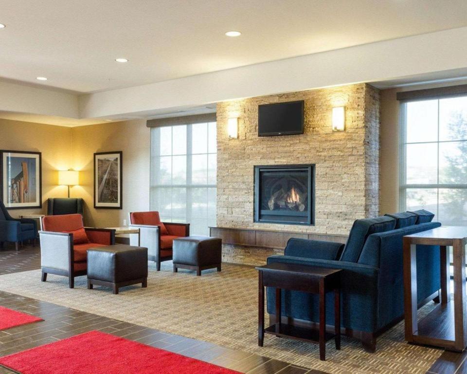 Comfort Inn & Suites Watford City Ngoại thất bức ảnh